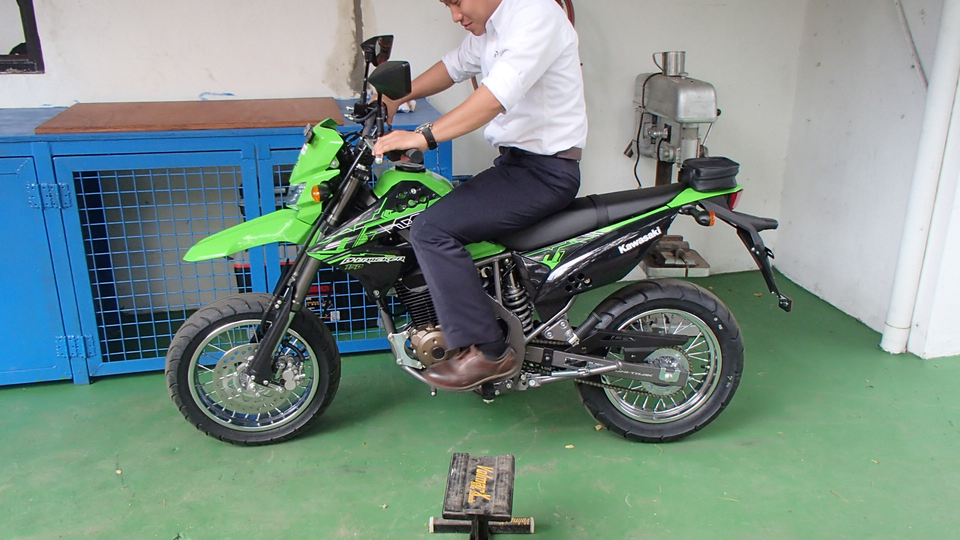 Kumpulan Foto Modifikasi Motor Kawasaki Klx Terbaru 